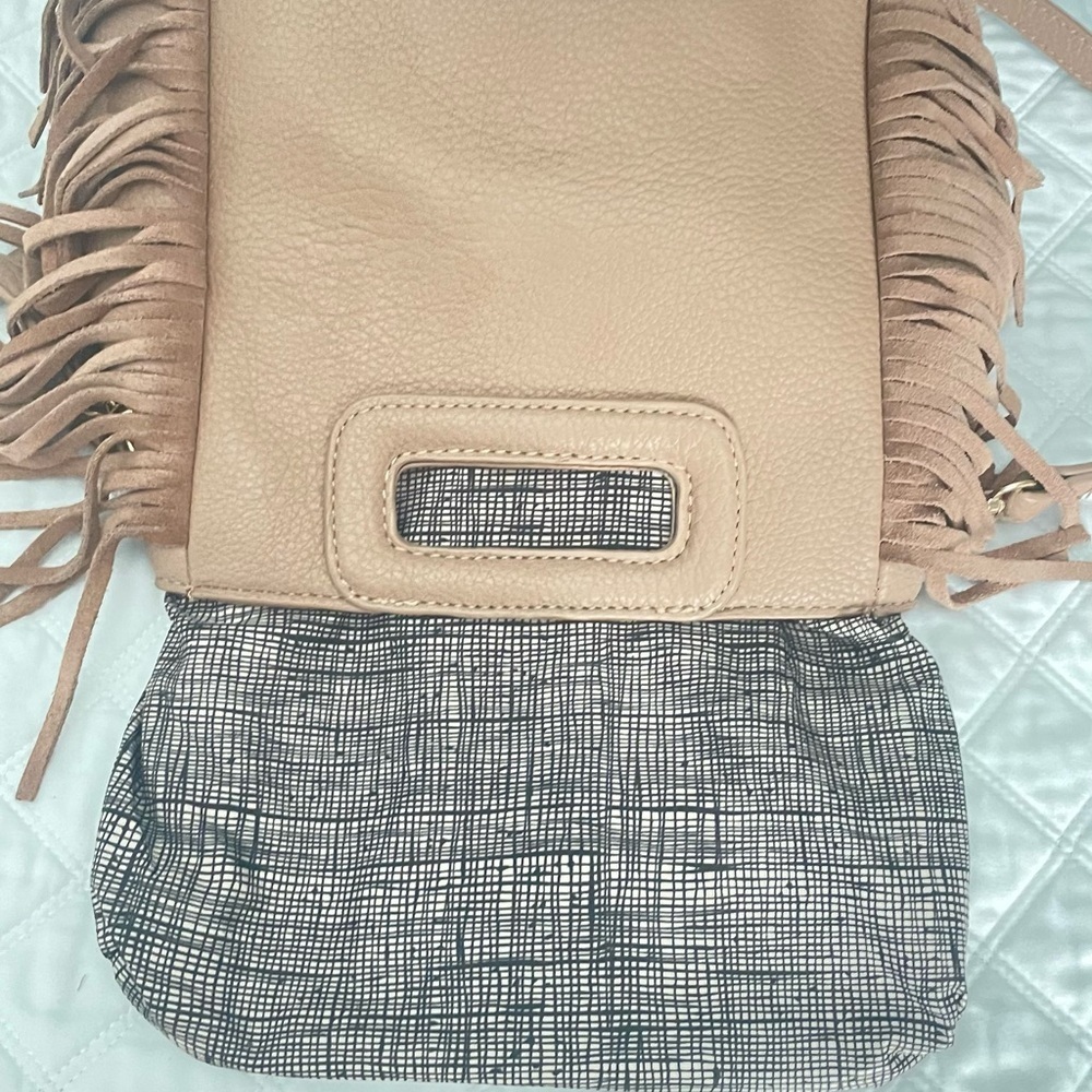 Moda Luxe Tan Fringe Crossbody Bag - Picture 7 of 8